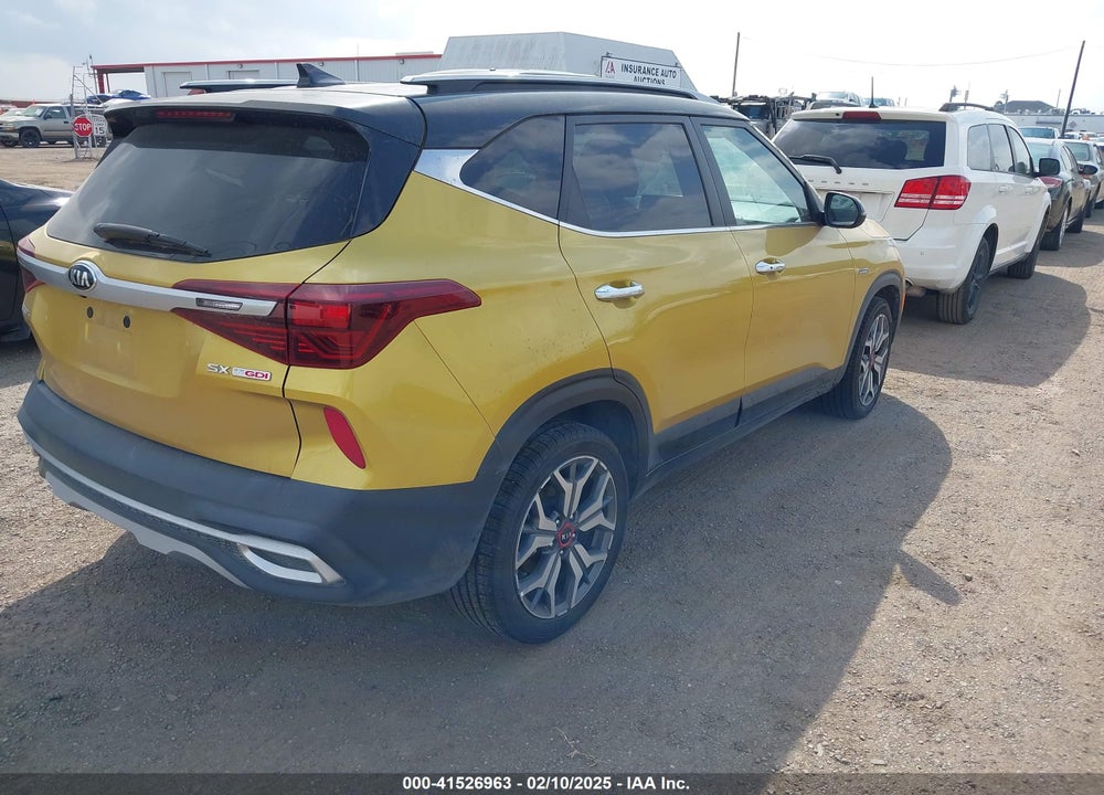 2021 KIA SELTOS VIN: KNDETCA23M7060043