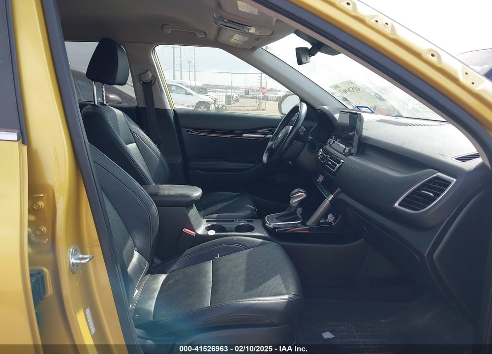 2021 KIA SELTOS VIN: KNDETCA23M7060043