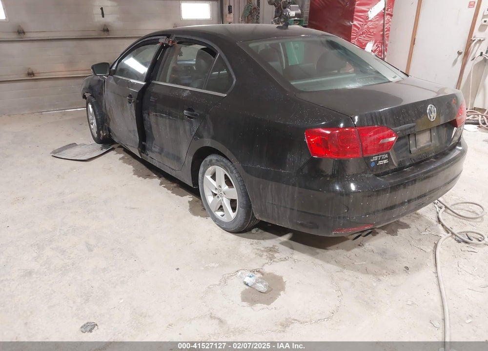 2013 VOLKSWAGEN JETTA VIN: 3VWLL7AJ3DM387003
