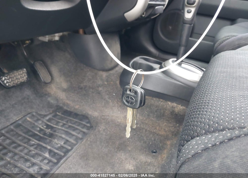 2004 SCION XB VIN: JTLKT324840131866