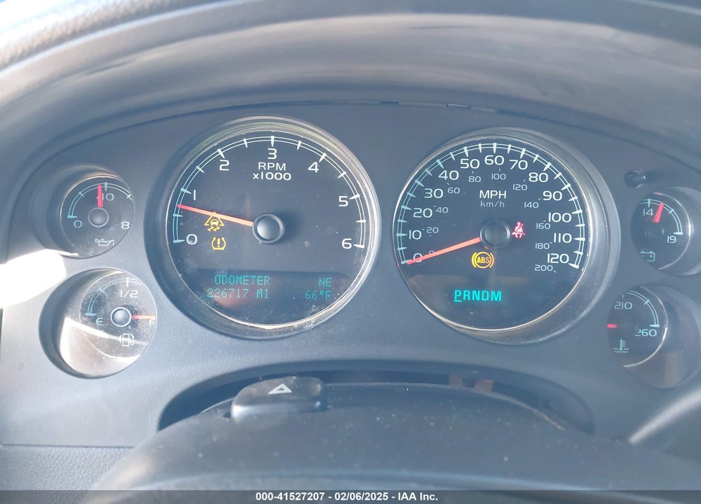 2010 CHEVROLET SUBURBAN 1500 COMMERCIAL FLEET VIN: 1GNUCHE01AR224737