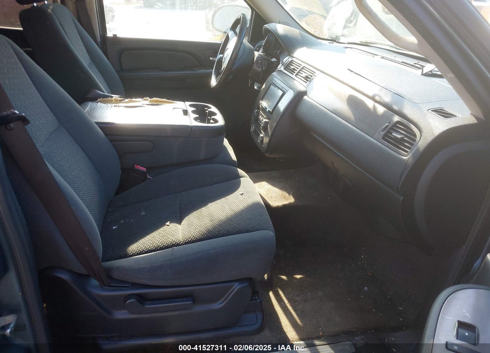 2008 CHEVROLET SUBURBAN 1500 LS VIN: 3GNFC160X8G162523