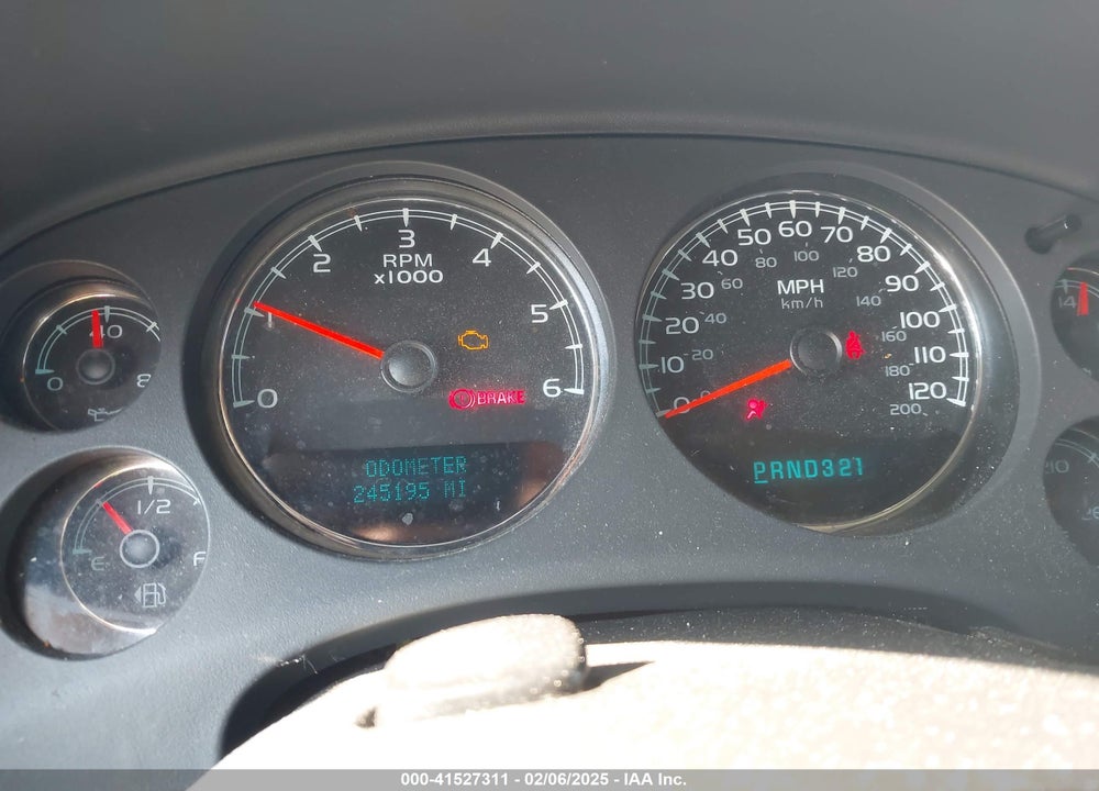 2008 CHEVROLET SUBURBAN 1500 LS VIN: 3GNFC160X8G162523