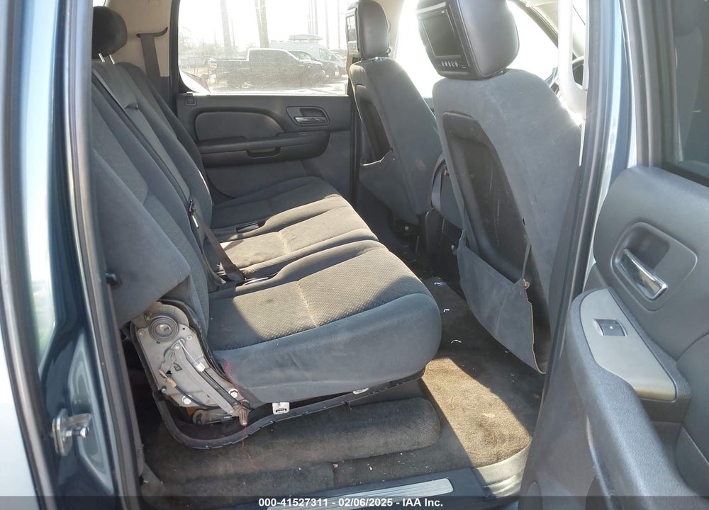 2008 CHEVROLET SUBURBAN 1500 LS VIN: 3GNFC160X8G162523