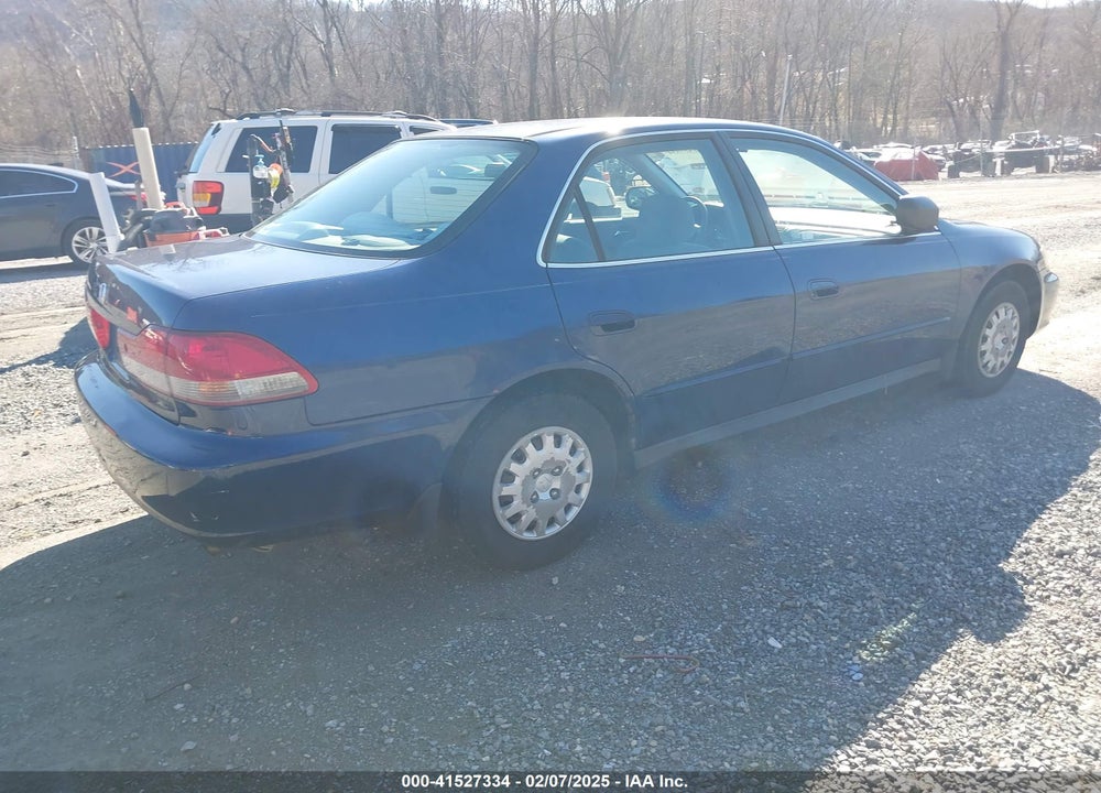 2002 HONDA ACCORD 2.3 VP VIN: 1HGCF86682A157585