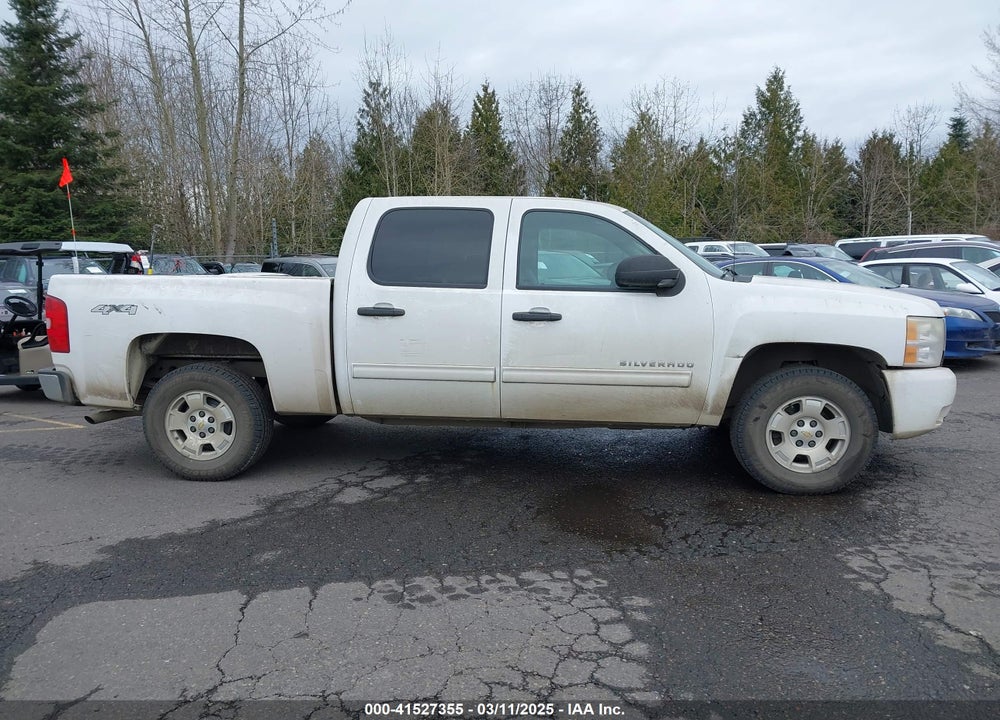 2011 CHEVROLET SILVERADO 1500 VIN: 3GCPKSE39BG220436