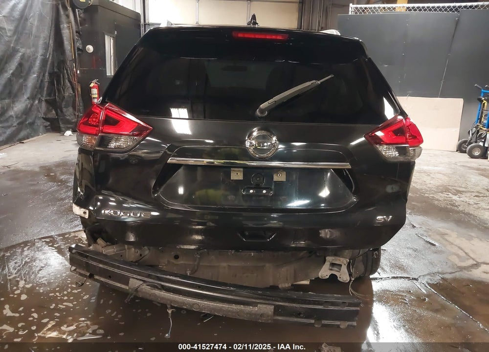 2018 NISSAN ROGUE VIN: KNMAT2MT5JP529108