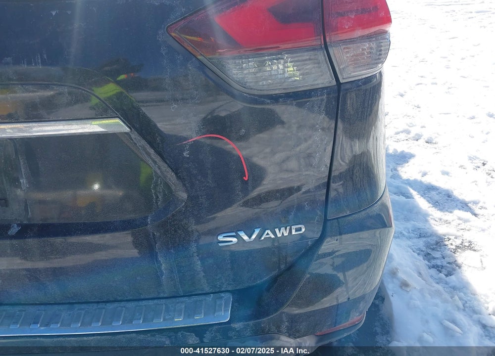 2017 NISSAN ROGUE SV VIN: KNMAT2MV0HP608665