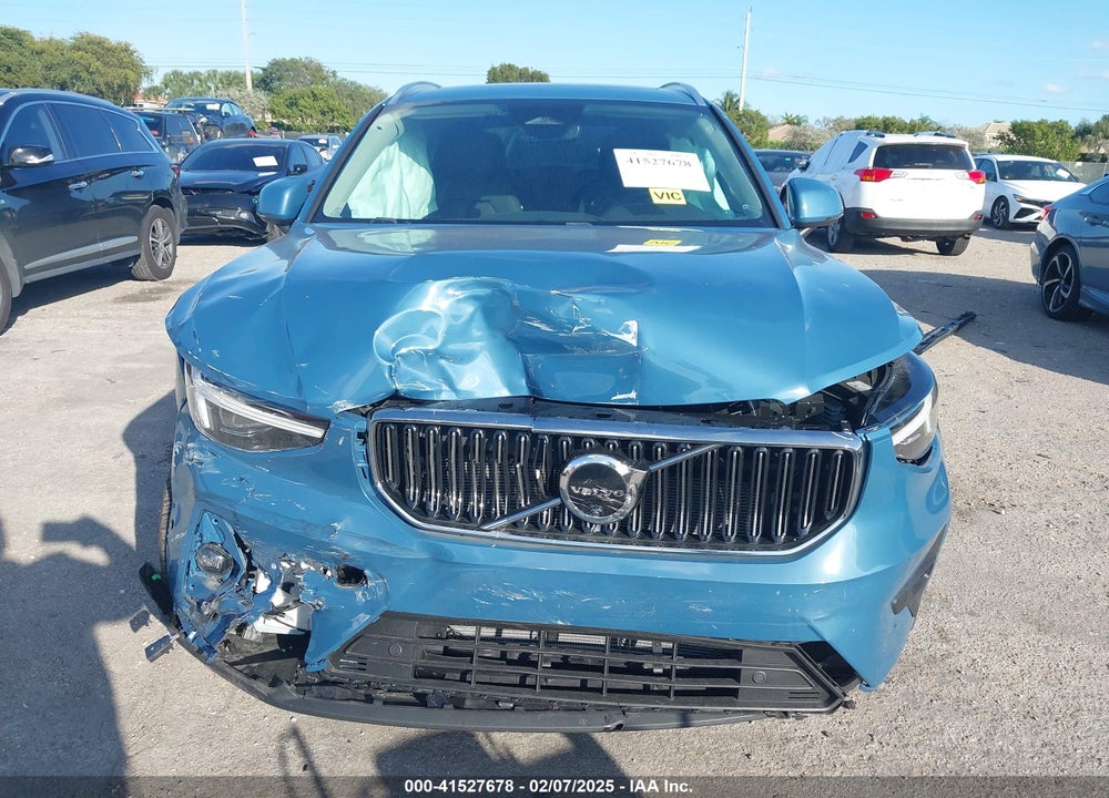 2024 VOLVO XC40 B5 PLUS BRIGHT THEME VIN: YV4L12UE3R2342939