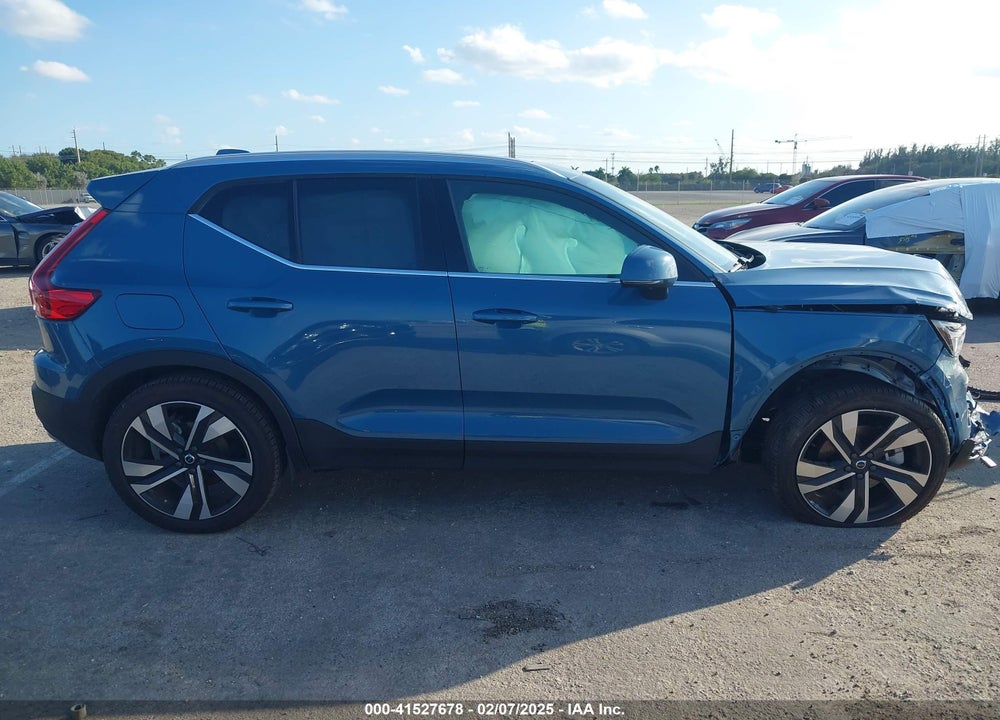 2024 VOLVO XC40 B5 PLUS BRIGHT THEME VIN: YV4L12UE3R2342939