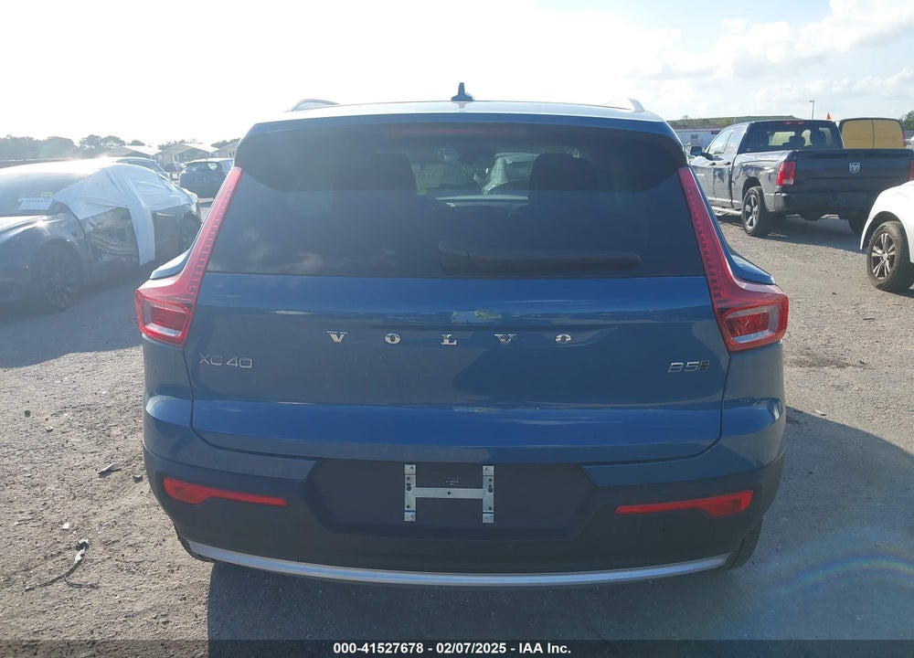 2024 VOLVO XC40 B5 PLUS BRIGHT THEME VIN: YV4L12UE3R2342939
