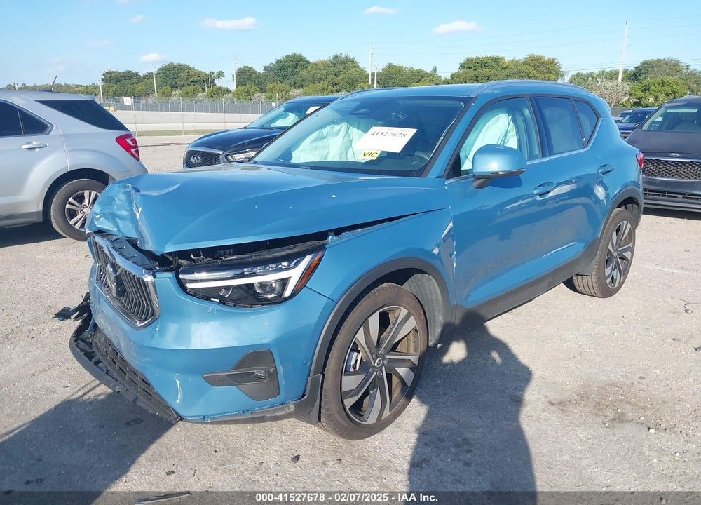 2024 VOLVO XC40 B5 PLUS BRIGHT THEME VIN: YV4L12UE3R2342939