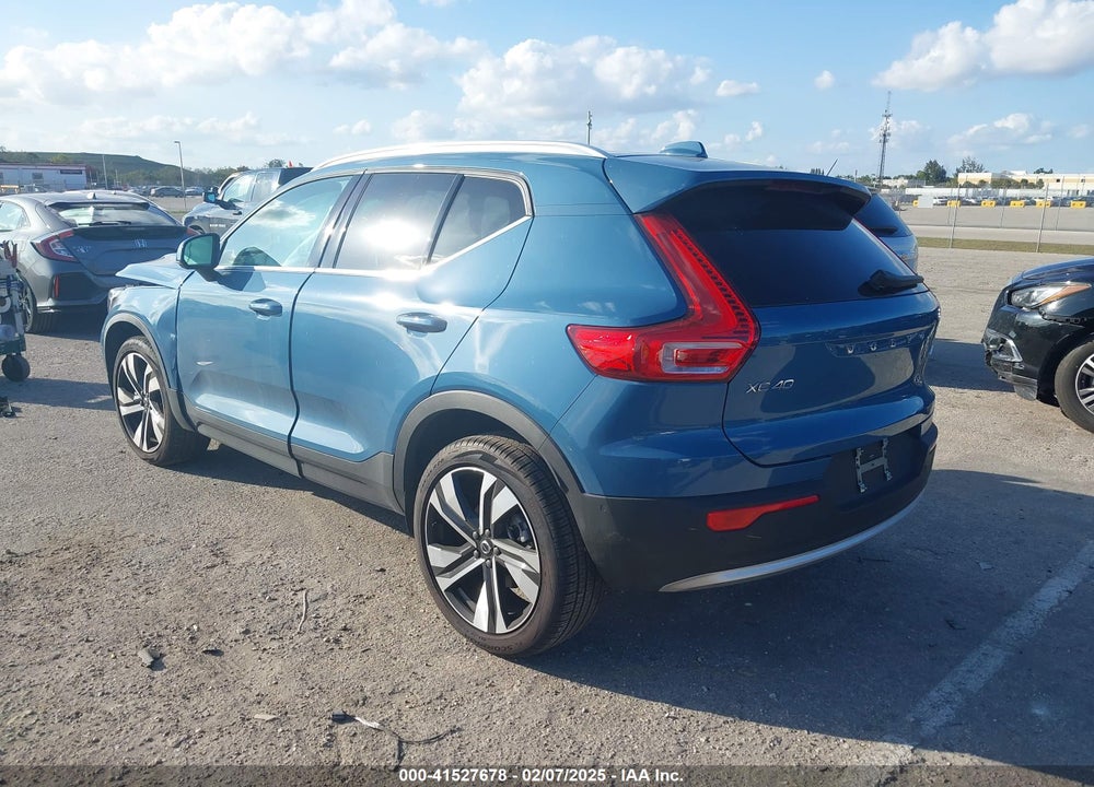 2024 VOLVO XC40 B5 PLUS BRIGHT THEME VIN: YV4L12UE3R2342939