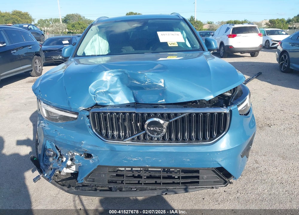 2024 VOLVO XC40 B5 PLUS BRIGHT THEME VIN: YV4L12UE3R2342939