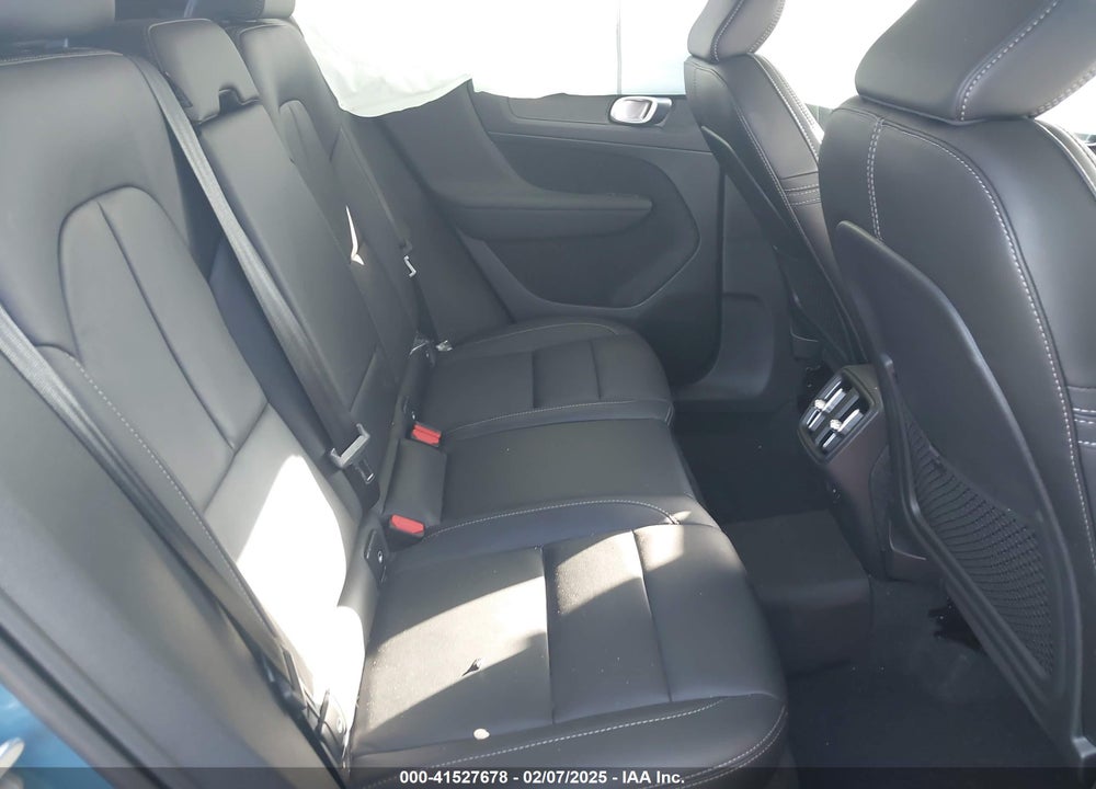 2024 VOLVO XC40 B5 PLUS BRIGHT THEME VIN: YV4L12UE3R2342939