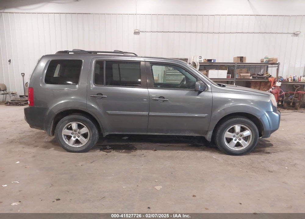 2010 HONDA PILOT EX-L VIN: 5FNYF4H52AB031164