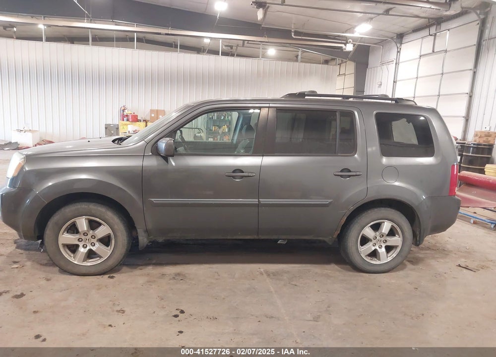 2010 HONDA PILOT EX-L VIN: 5FNYF4H52AB031164
