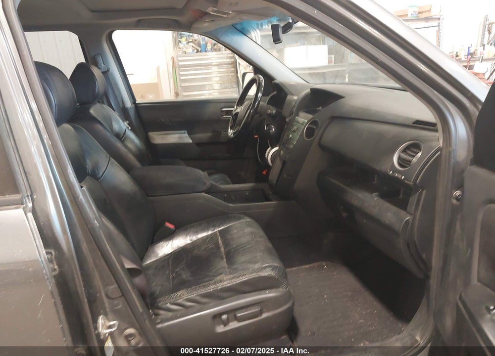 2010 HONDA PILOT EX-L VIN: 5FNYF4H52AB031164