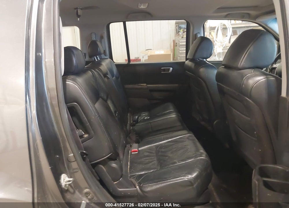 2010 HONDA PILOT EX-L VIN: 5FNYF4H52AB031164