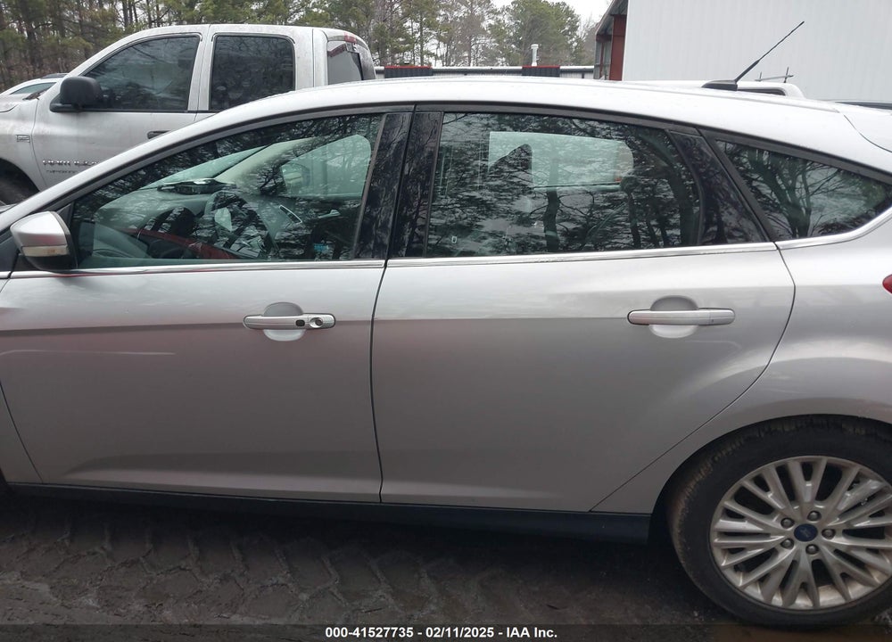 2017 FORD FOCUS TITANIUM VIN: 1FADP3N26HL241120