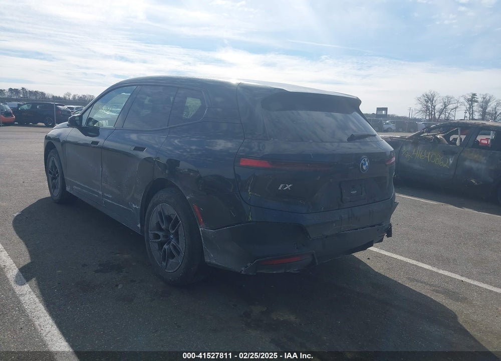 2023 BMW IX XDRIVE50 VIN: WB523CF02PCM45529