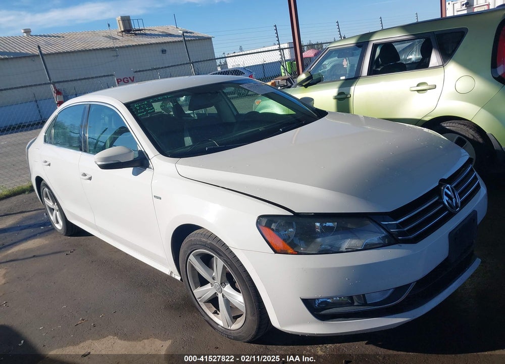 2015 VOLKSWAGEN PASSAT VIN: 1VWAT7A3XFC109969