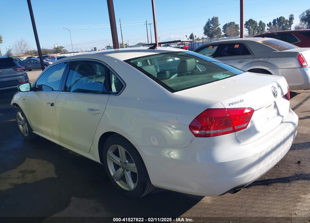 2015 VOLKSWAGEN PASSAT VIN: 1VWAT7A3XFC109969