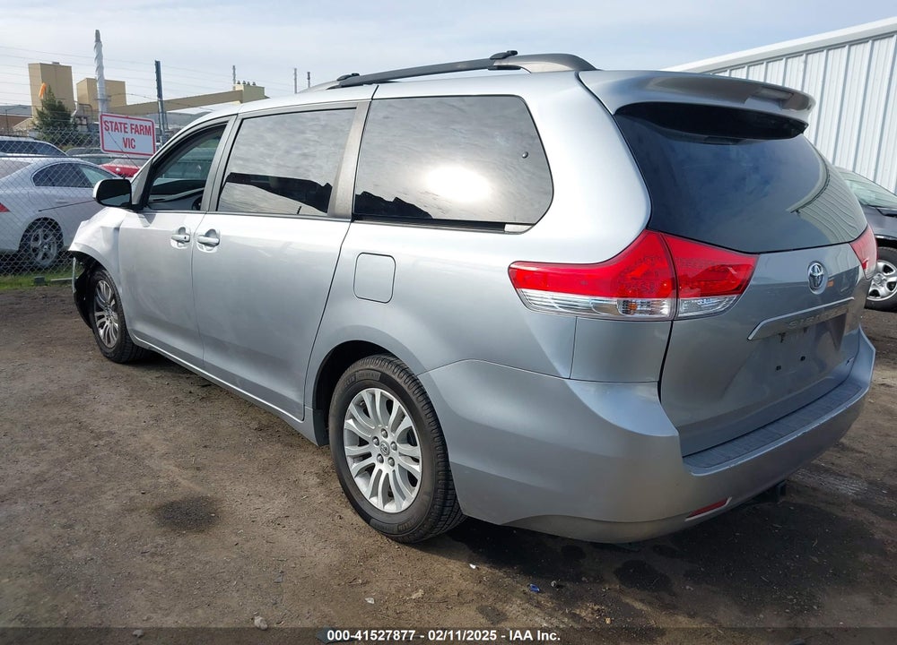 2012 TOYOTA SIENNA XLE V6 8 PASSENGER VIN: 5TDYK3DC0CS276831