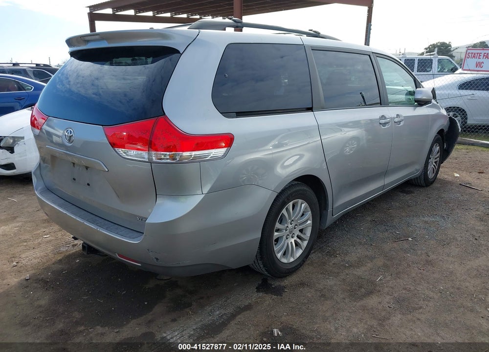 2012 TOYOTA SIENNA XLE V6 8 PASSENGER VIN: 5TDYK3DC0CS276831
