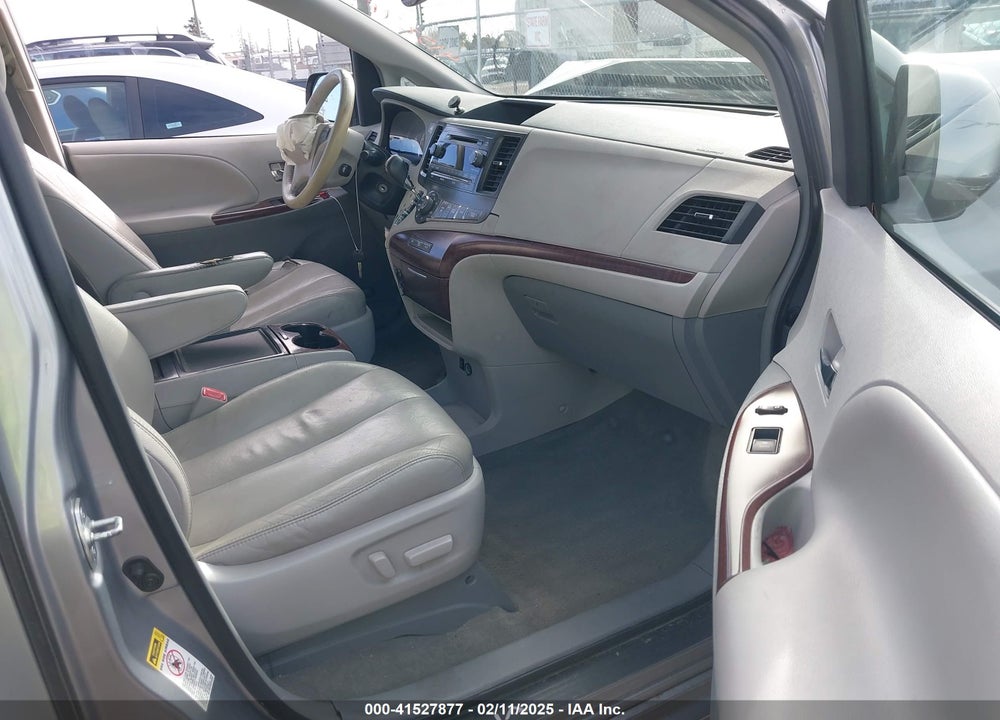 2012 TOYOTA SIENNA XLE V6 8 PASSENGER VIN: 5TDYK3DC0CS276831