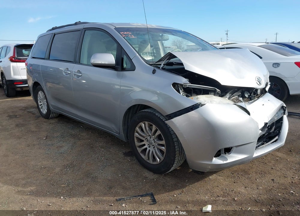 2012 TOYOTA SIENNA XLE V6 8 PASSENGER VIN: 5TDYK3DC0CS276831