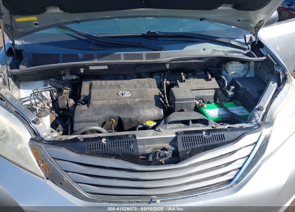 2011 TOYOTA SIENNA VIN: 5TDZK3DC4BS022350