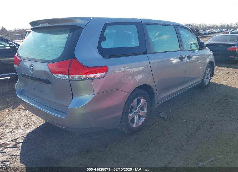 2011 TOYOTA SIENNA VIN: 5TDZK3DC4BS022350