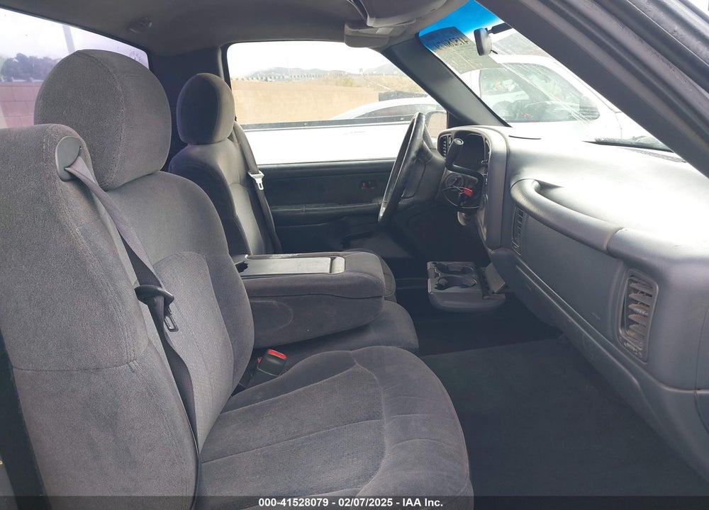 2000 CHEVROLET SILVERADO 1500 LS VIN: 1GCEK14T0YZ197947