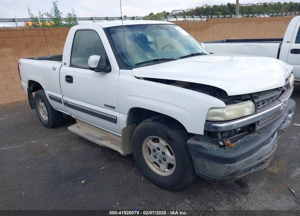 2000 CHEVROLET SILVERADO 1500 LS VIN: 1GCEK14T0YZ197947