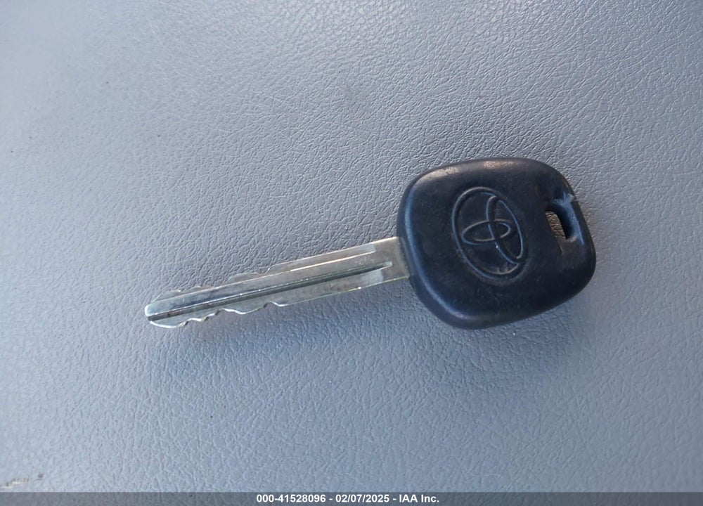 2011 TOYOTA HIGHLANDER SE VIN: 5TDBK3EHXBS055431