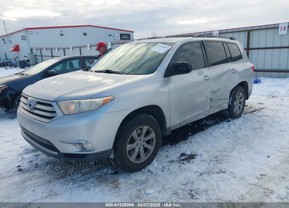 2011 TOYOTA HIGHLANDER SE VIN: 5TDBK3EHXBS055431