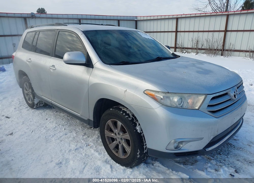 2011 TOYOTA HIGHLANDER SE VIN: 5TDBK3EHXBS055431