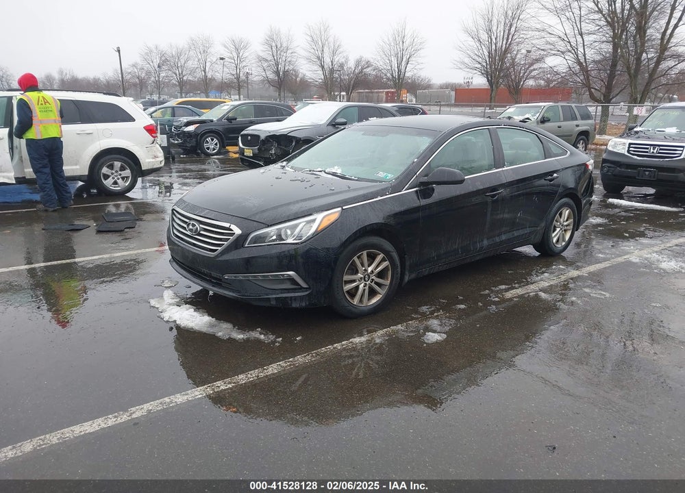 2015 HYUNDAI SONATA SE VIN: 5NPE24AF2FH176912