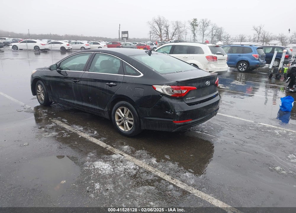 2015 HYUNDAI SONATA SE VIN: 5NPE24AF2FH176912