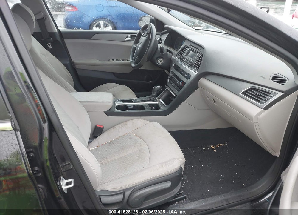 2015 HYUNDAI SONATA SE VIN: 5NPE24AF2FH176912