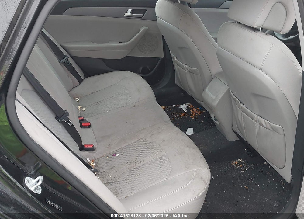 2015 HYUNDAI SONATA SE VIN: 5NPE24AF2FH176912