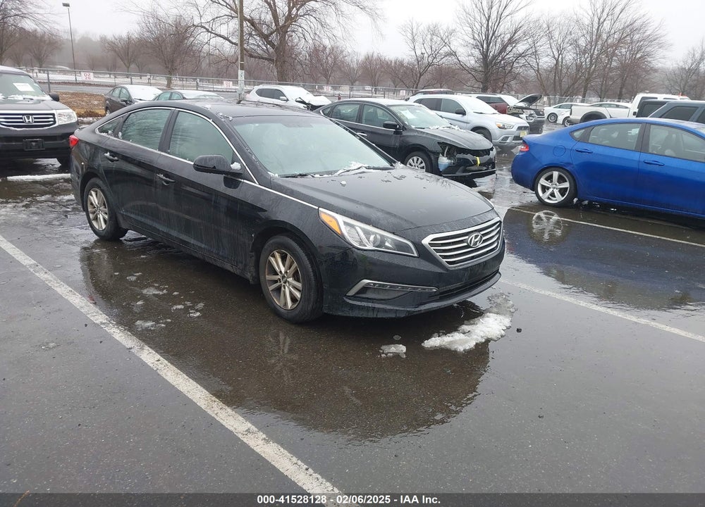 2015 HYUNDAI SONATA SE VIN: 5NPE24AF2FH176912