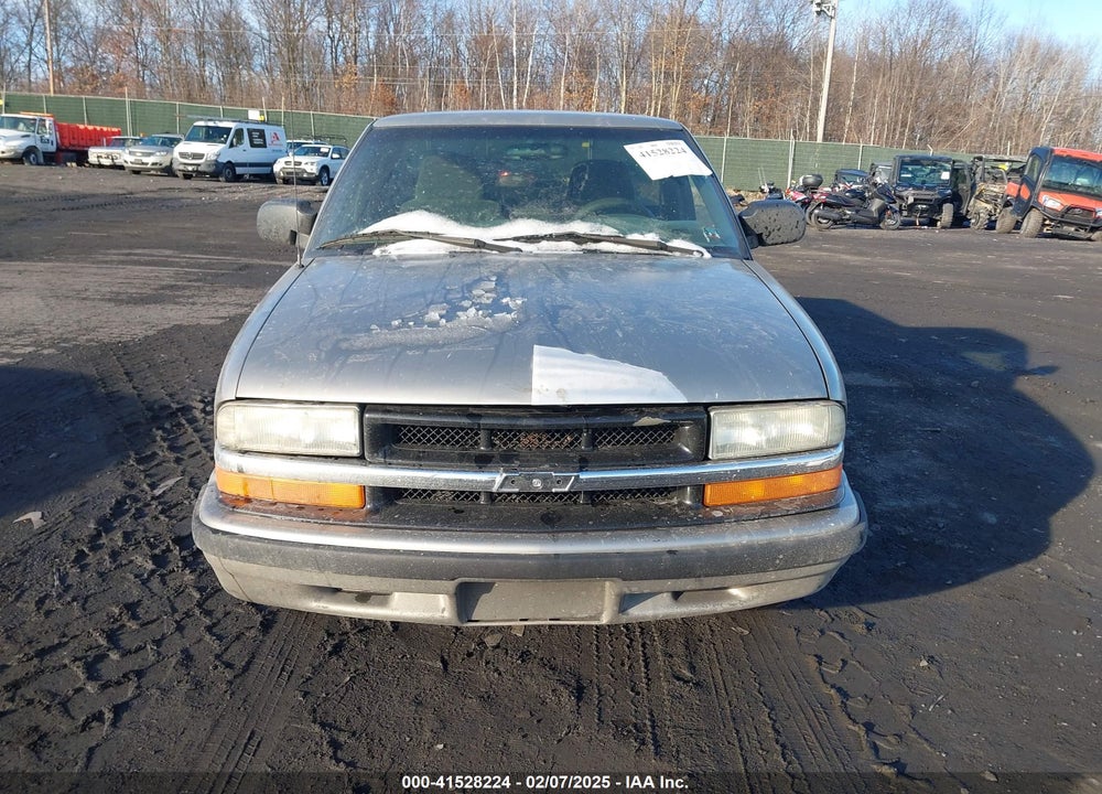 2002 CHEVROLET S-10 LS VIN: 1GCCS14WX28230659