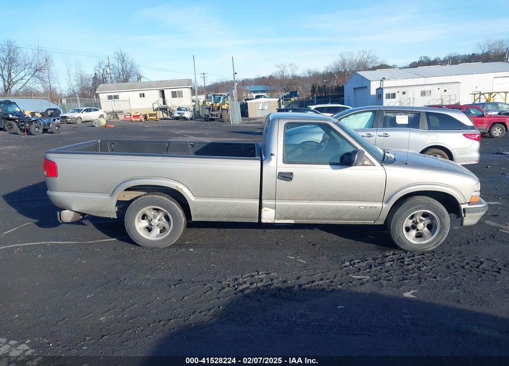2002 CHEVROLET S-10 LS VIN: 1GCCS14WX28230659