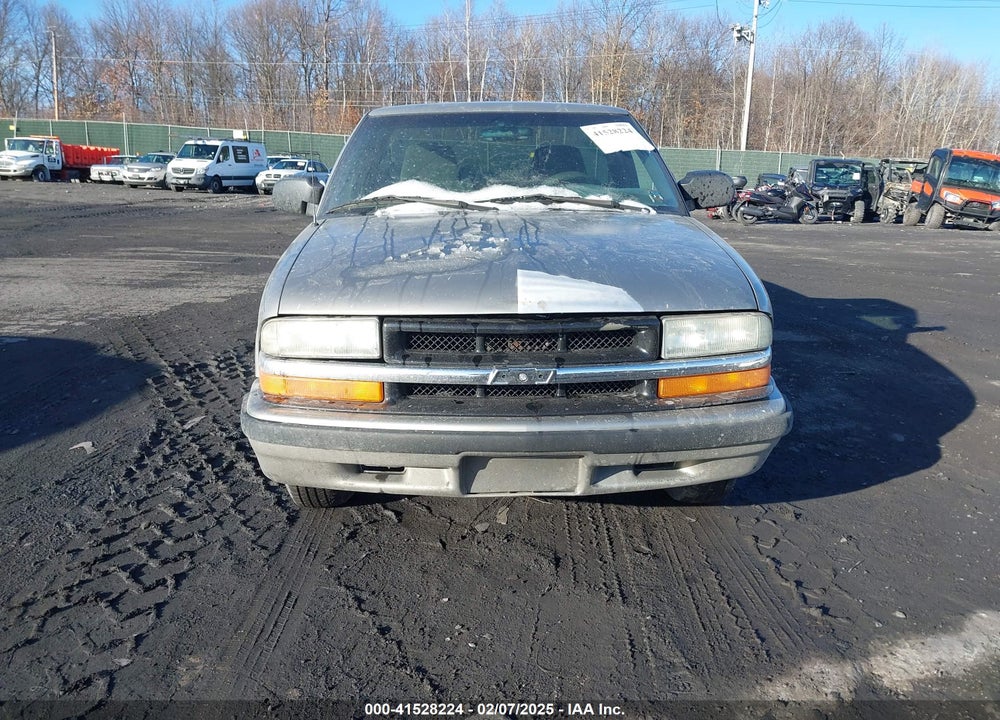 2002 CHEVROLET S-10 LS VIN: 1GCCS14WX28230659