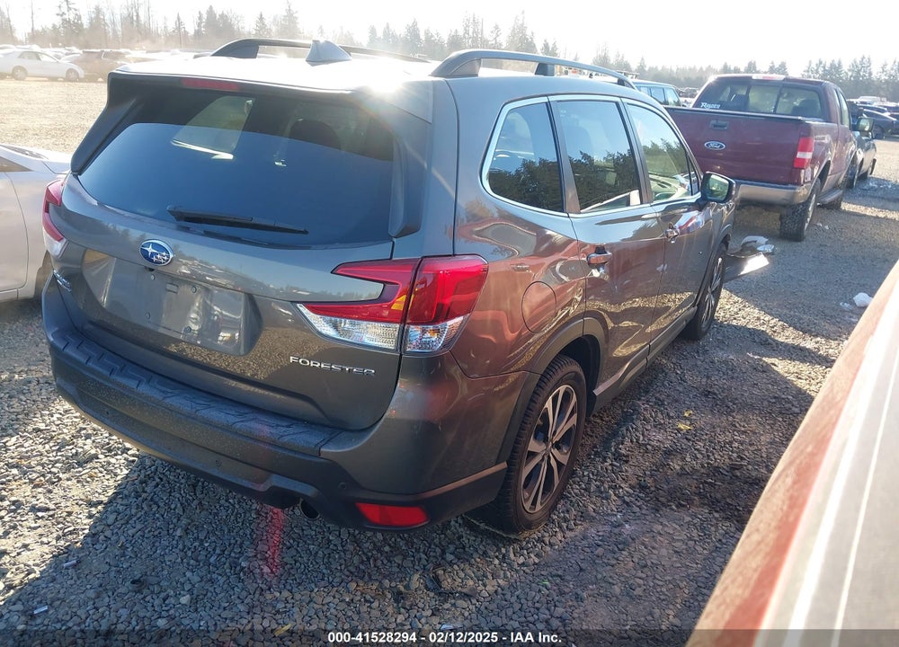 2021 SUBARU FORESTER VIN: JF2SKAUC2MH560043