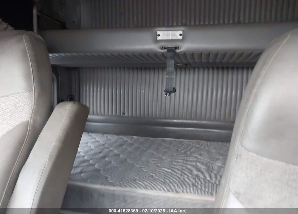 2004 KENWORTH W900 W900 VIN: 1XKWDB9X84R061192