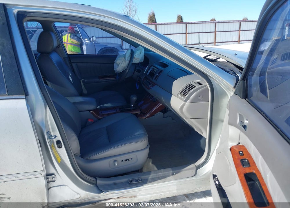 2005 TOYOTA CAMRY XLE V6 VIN: 4T1BF30KX5U590763