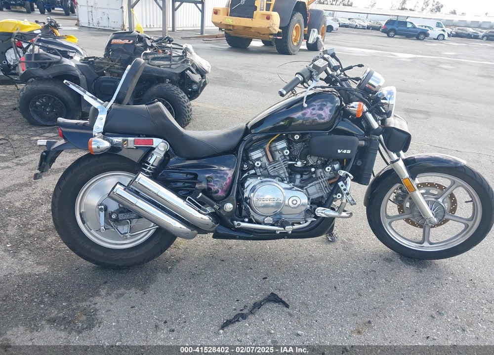 1988 HONDA VF750 C VIN: 1HFRC2801JA102830